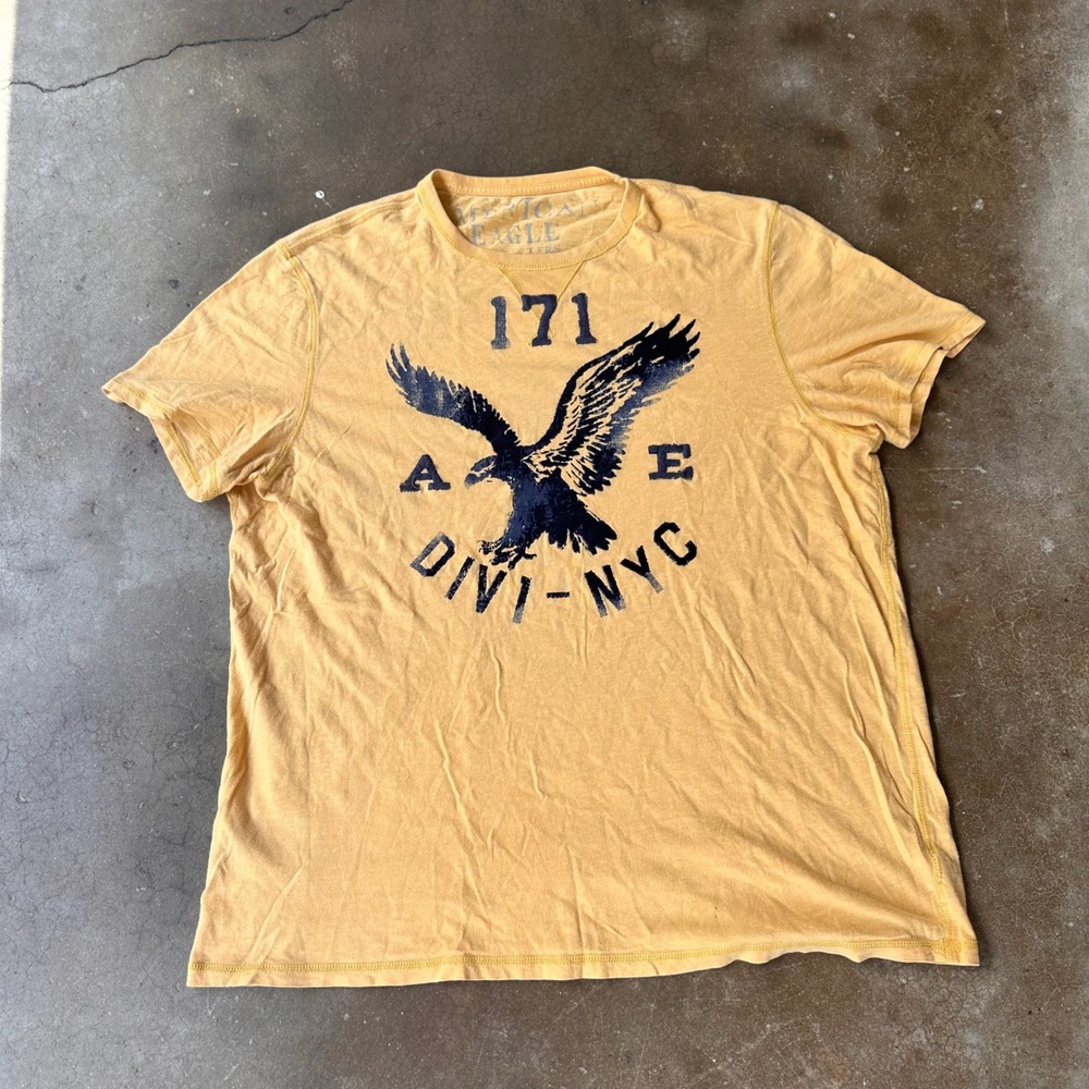American Eagle T-Shirt Mens XXL Yellow Good Graphic Eagle Athletic Fit Tee